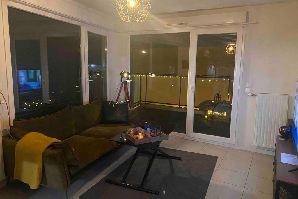 Meyzieu : Superbe Appartement Tres Cosy. Eksteriør bilde